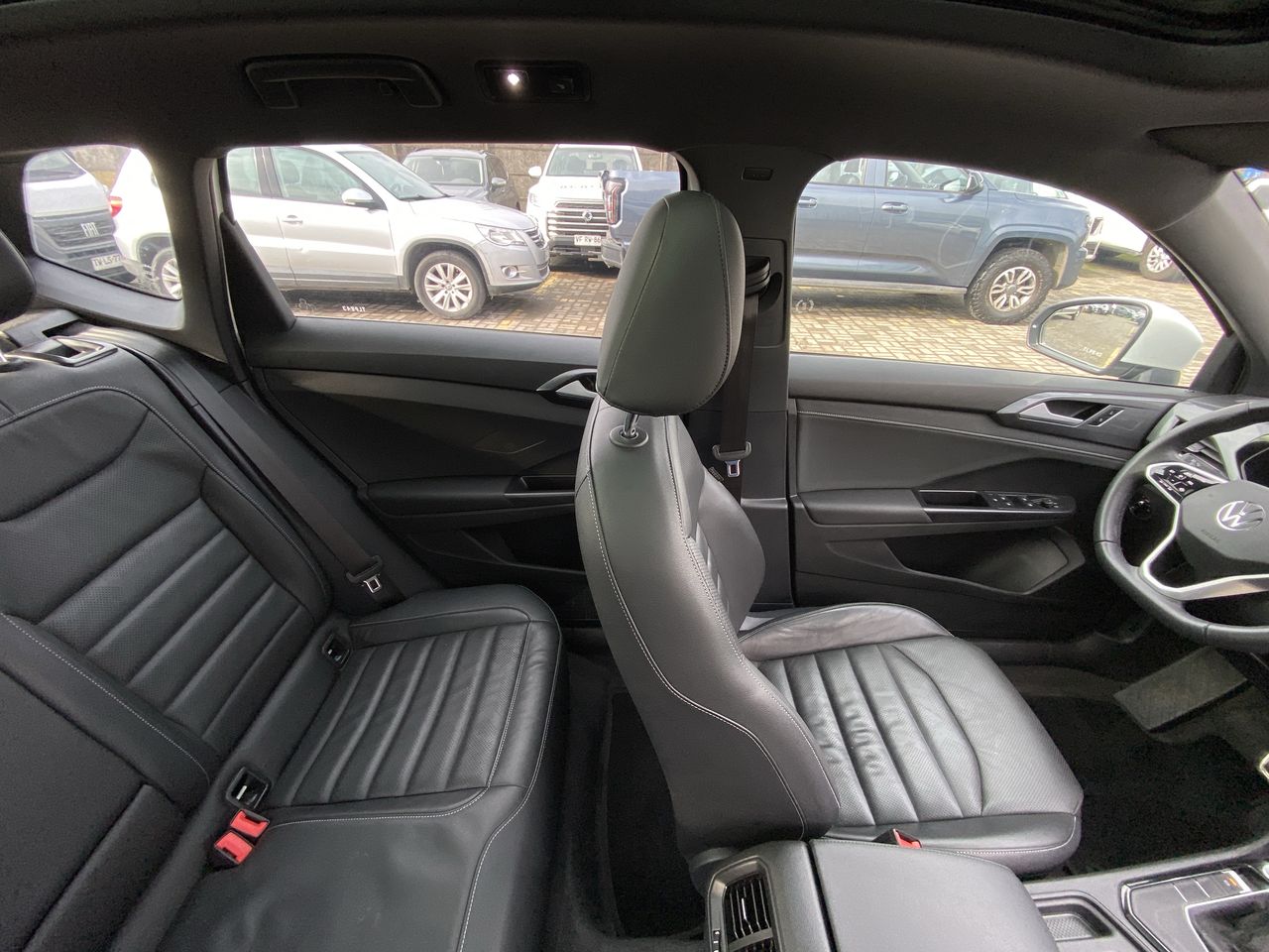 Volkswagen Taos — foto 16 de 36