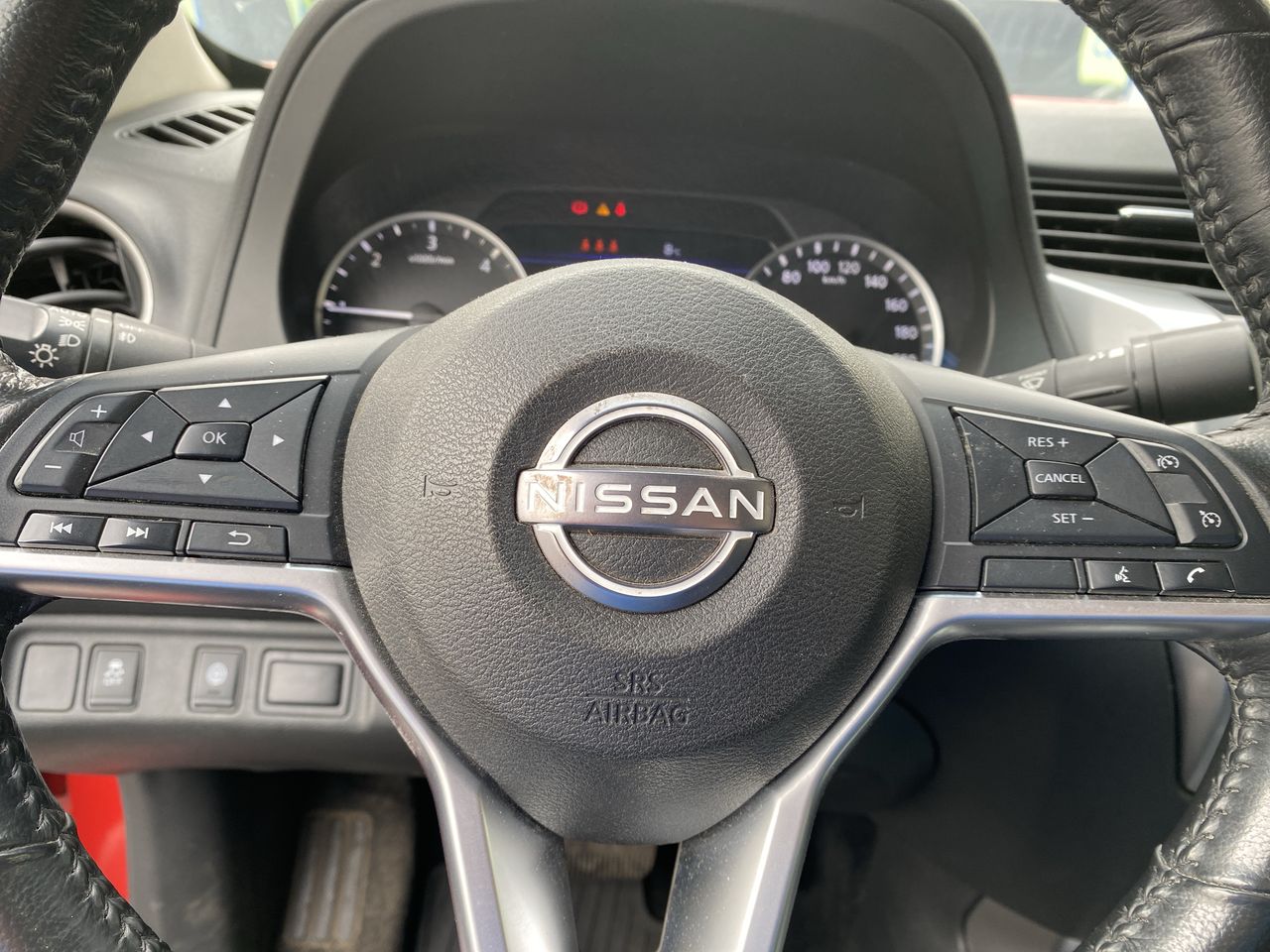 NISSAN - 25