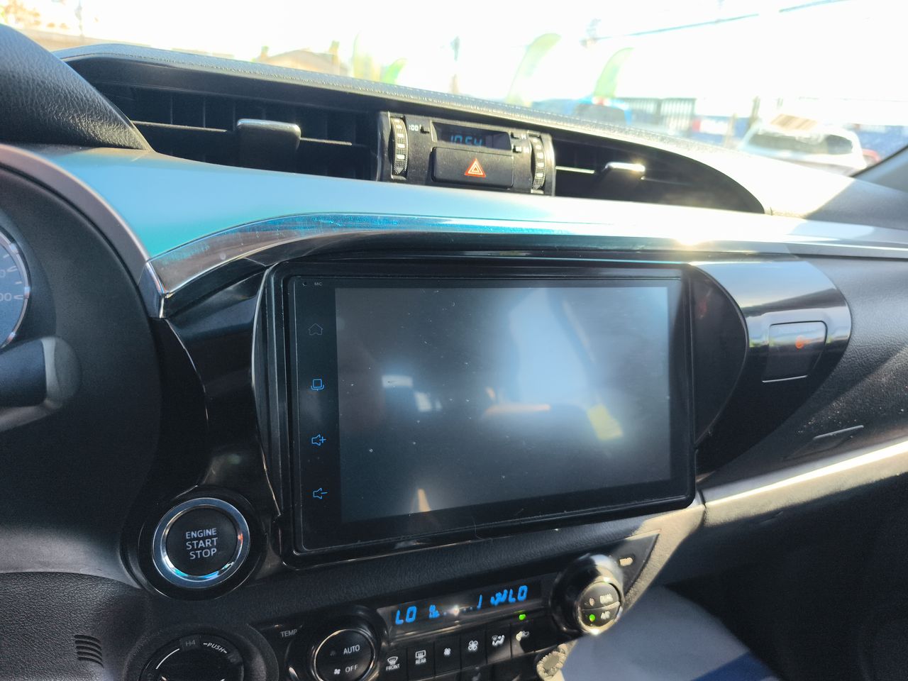 Toyota Hilux — foto 27 de 34