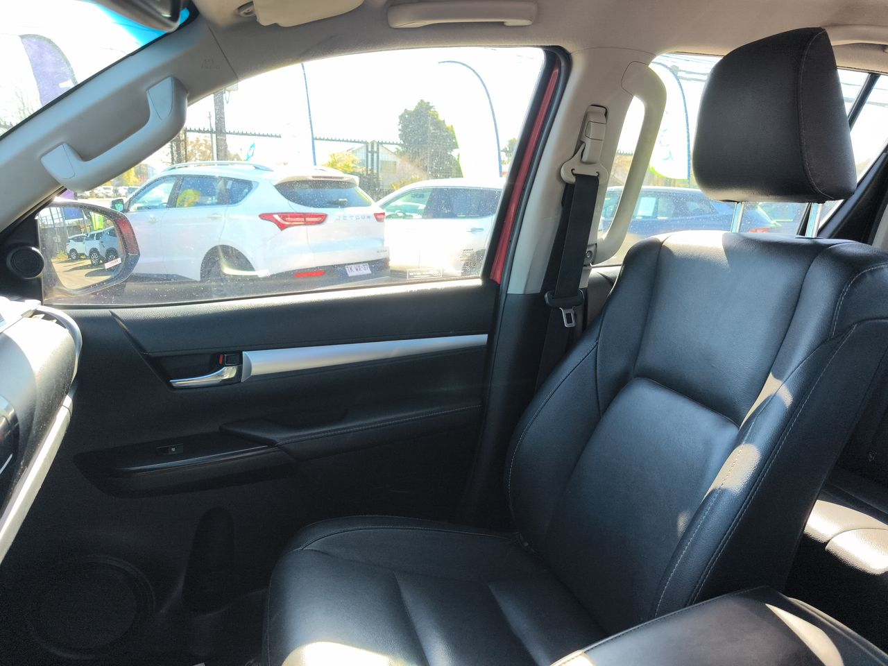 Toyota Hilux — foto 32 de 34