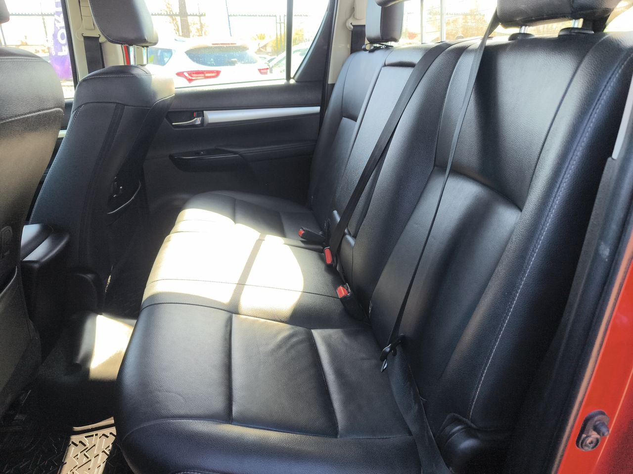 Toyota Hilux — foto 33 de 34
