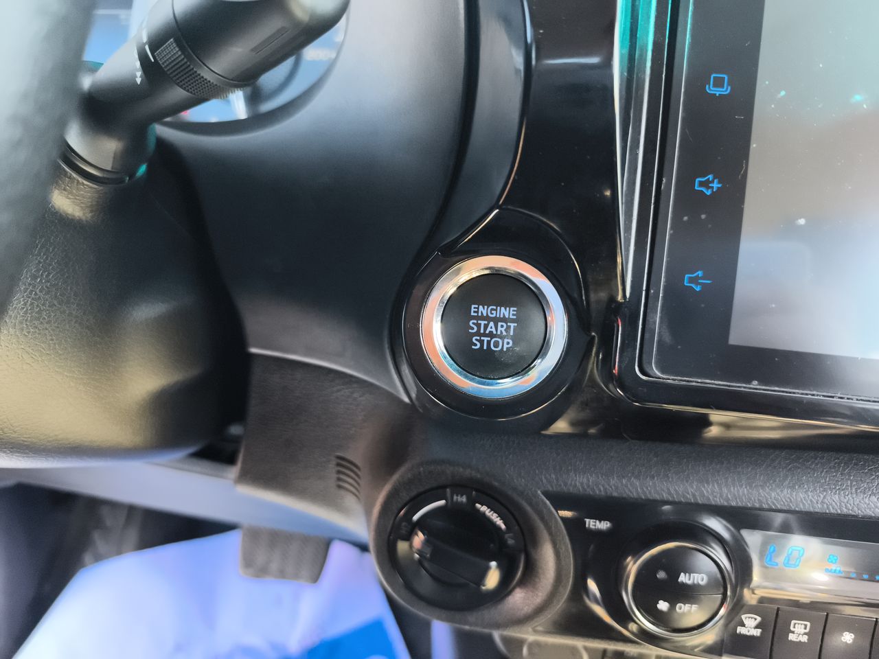 Toyota Hilux — foto 34 de 34