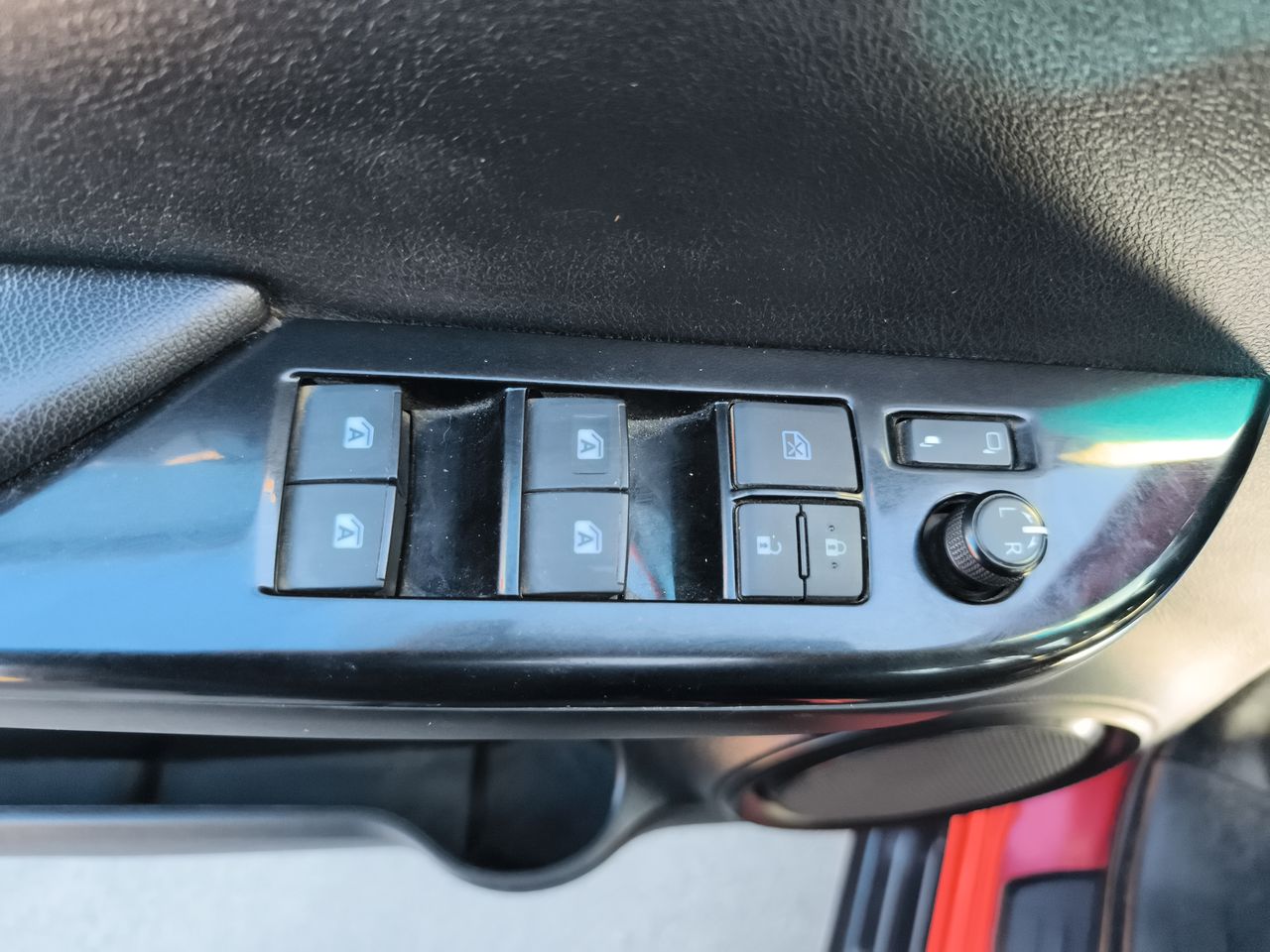 Toyota Hilux — foto 21 de 34