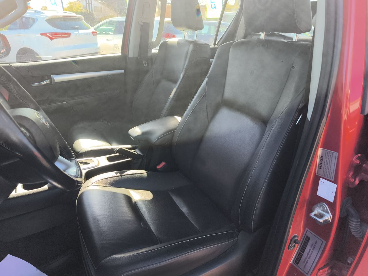 Toyota Hilux — foto 23 de 34