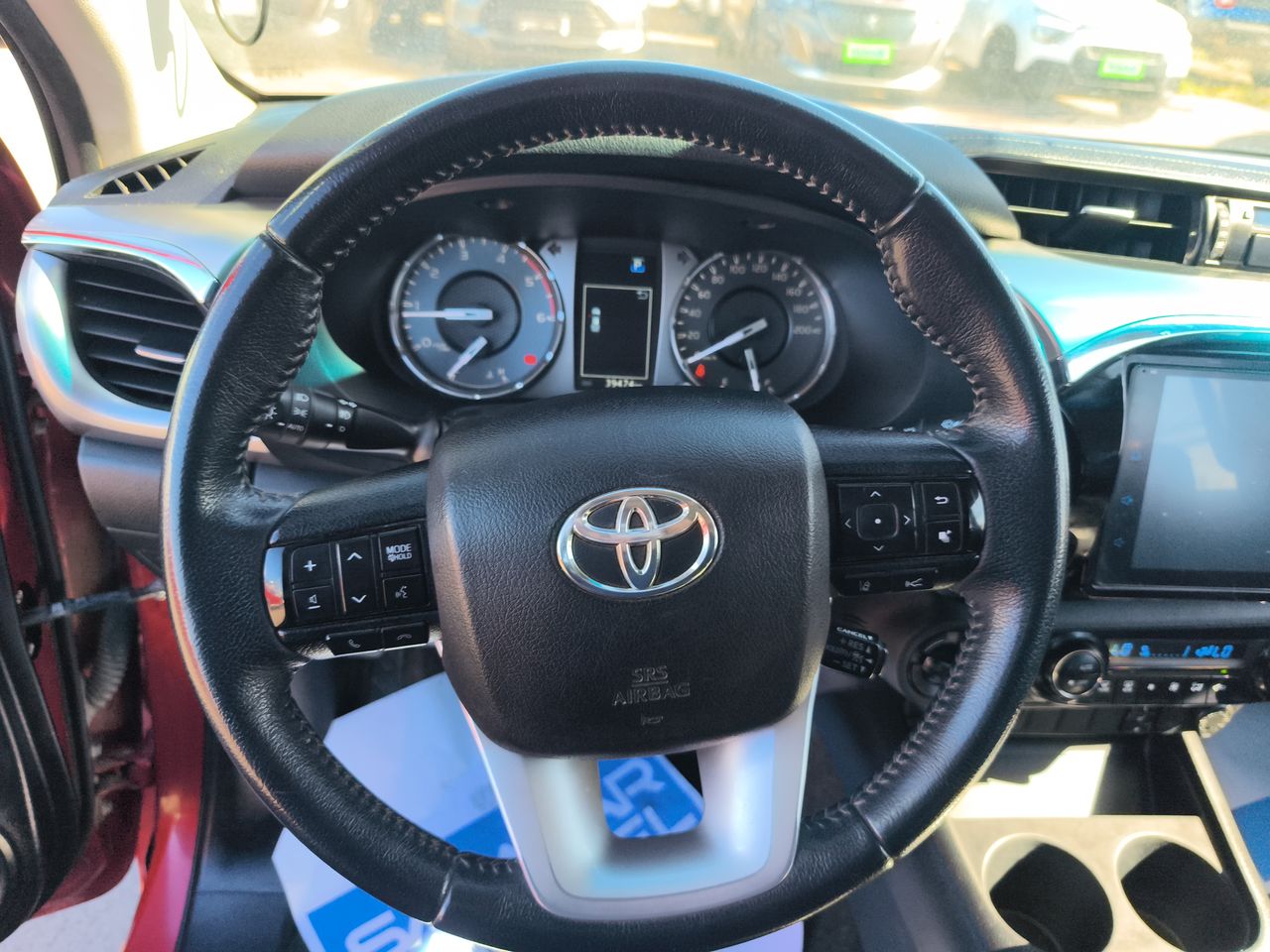 Toyota Hilux — foto 24 de 34