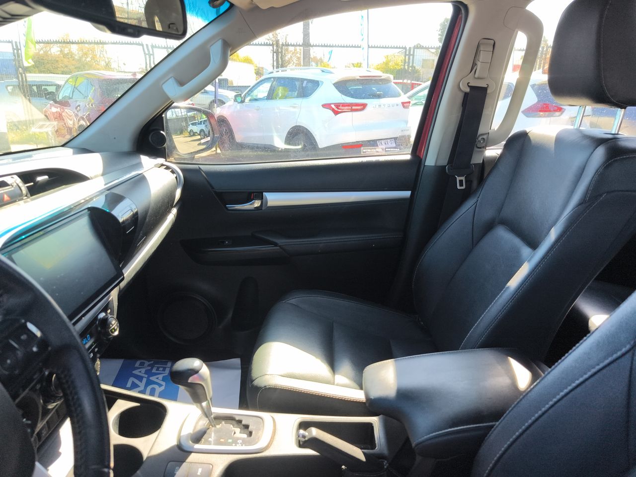 Toyota Hilux — foto 11 de 34