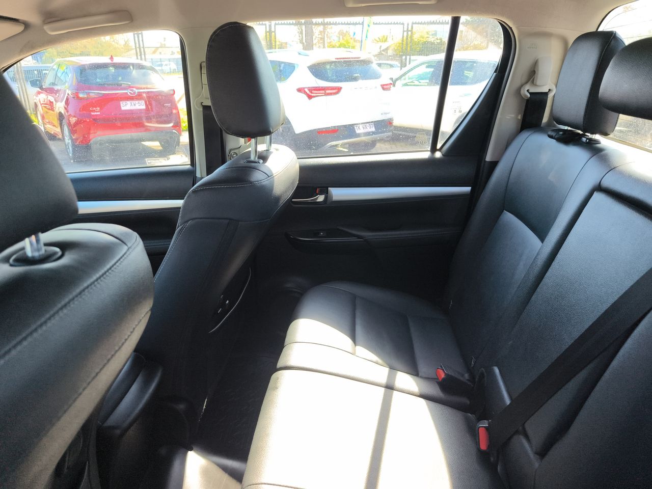 Toyota Hilux — foto 12 de 34