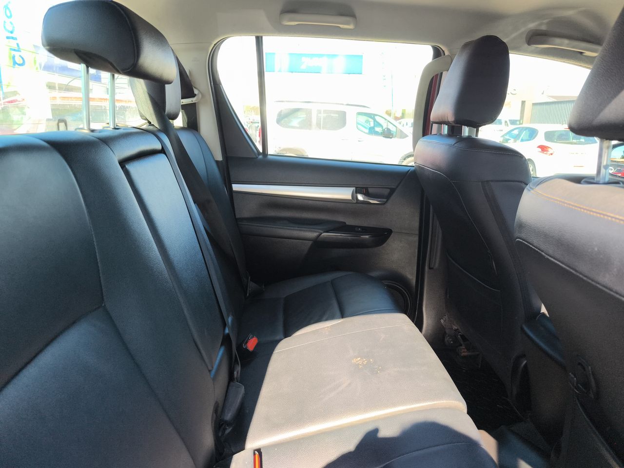 Toyota Hilux — foto 14 de 34