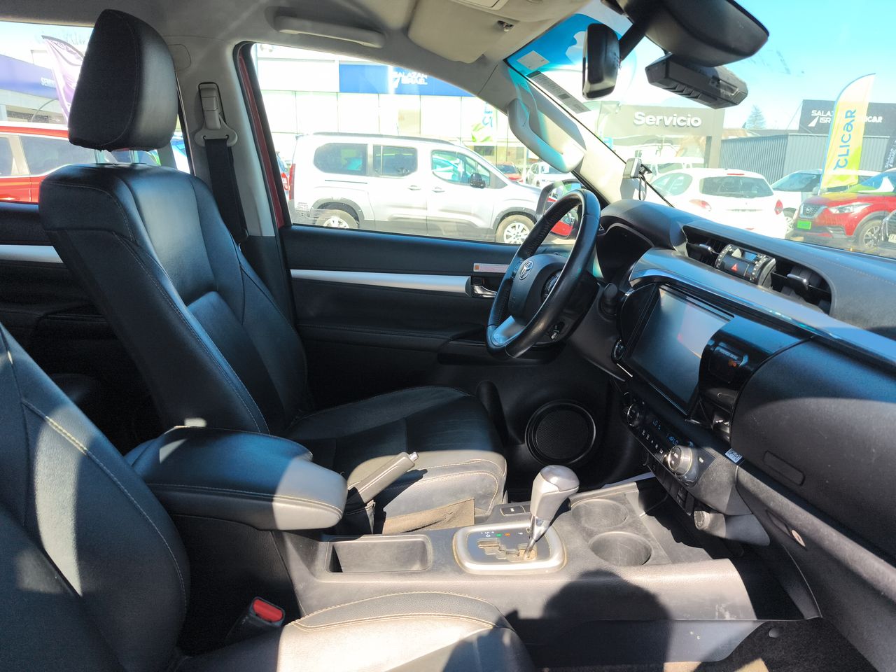 Toyota Hilux — foto 15 de 34