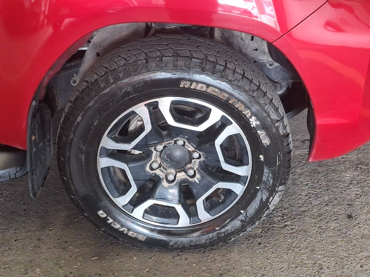 Toyota Hilux — foto 18 de 35