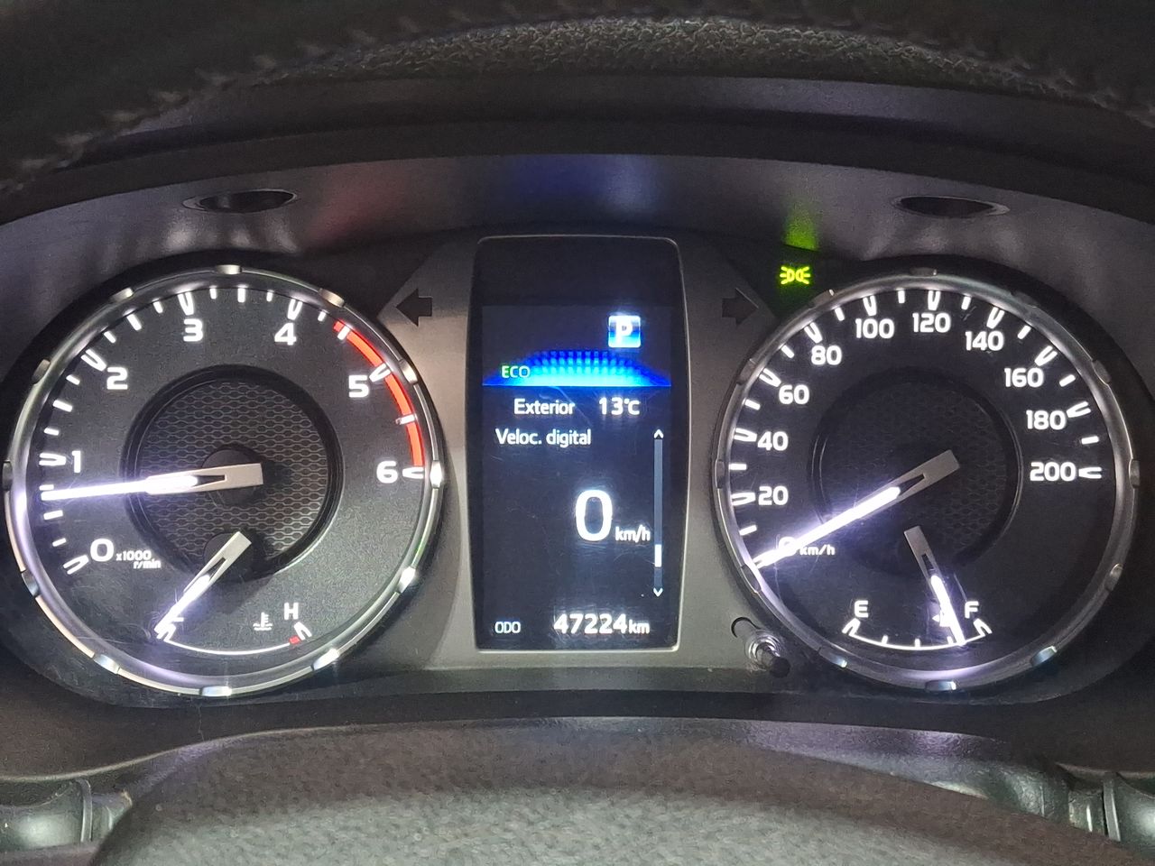 Toyota Hilux — foto 27 de 35