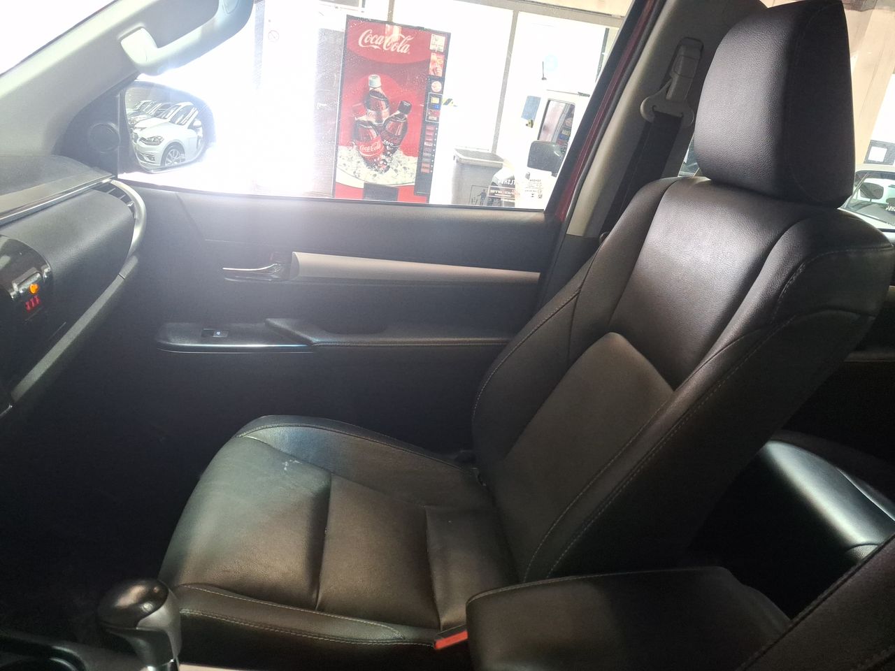 Toyota Hilux — foto 33 de 35