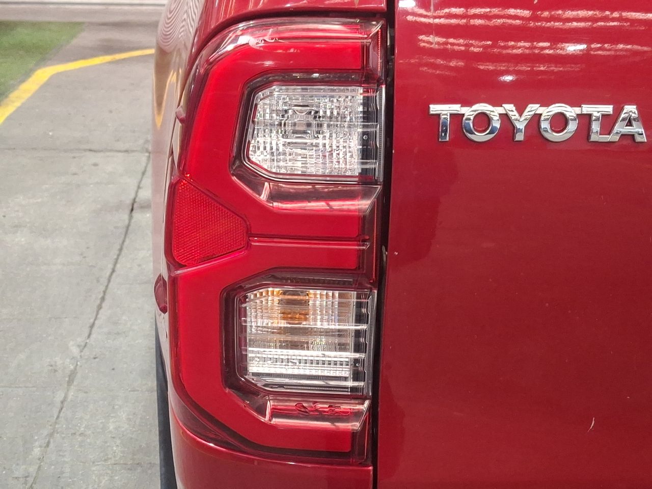 Toyota Hilux — foto 21 de 35