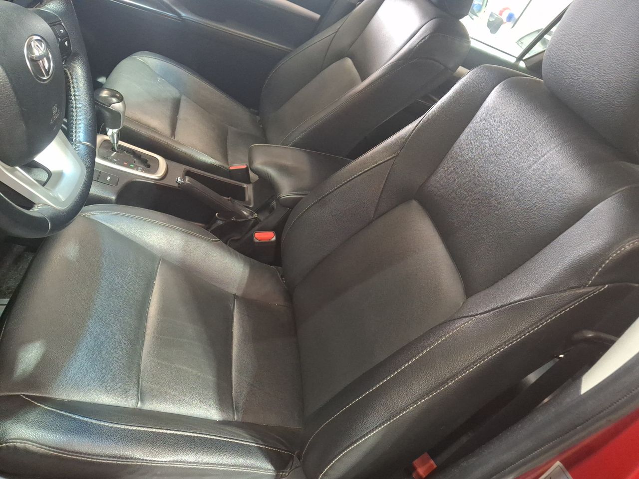 Toyota Hilux — foto 24 de 35