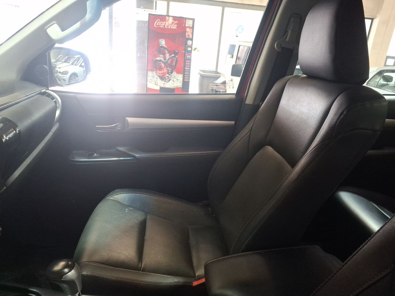 Toyota Hilux — foto 11 de 35