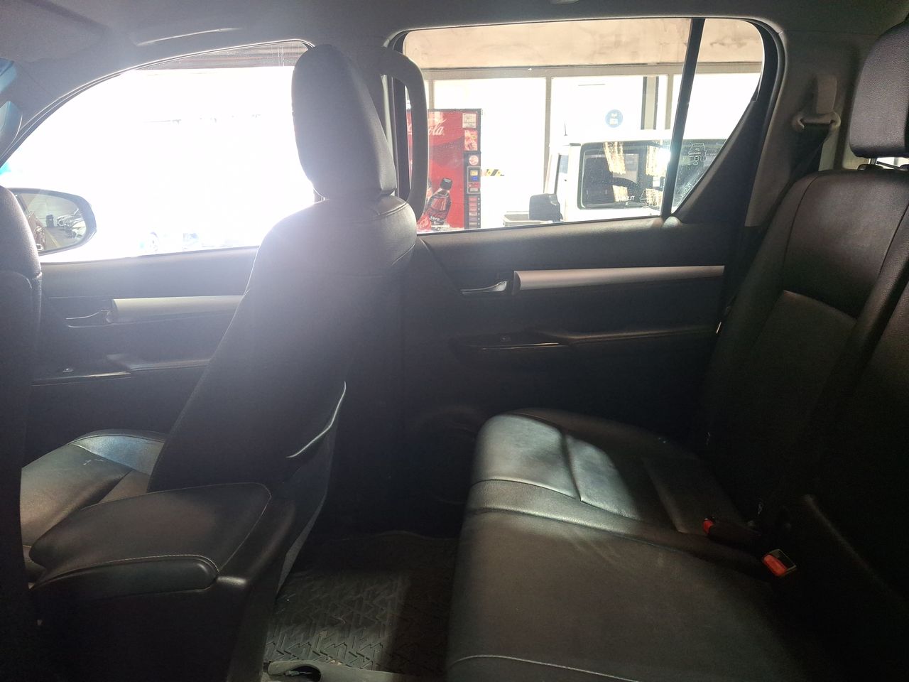 Toyota Hilux — foto 12 de 35