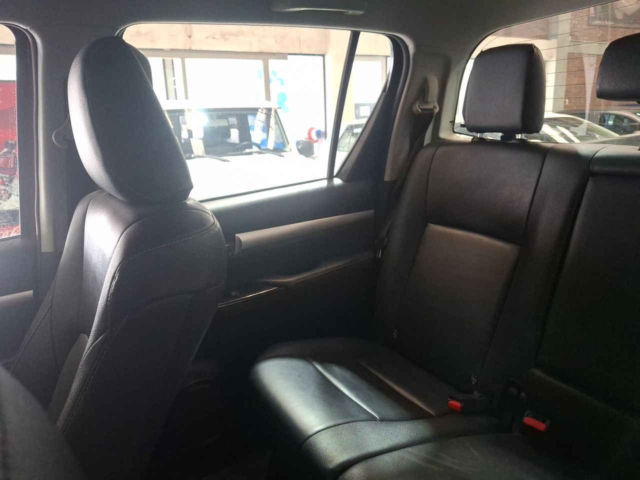 Toyota Hilux — foto 13 de 35
