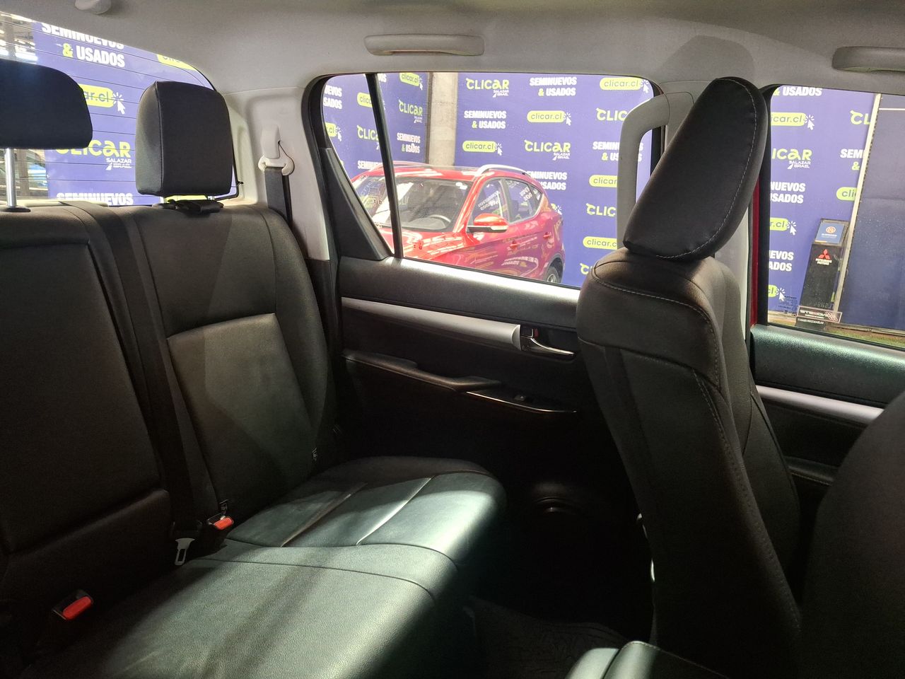 Toyota Hilux — foto 15 de 35