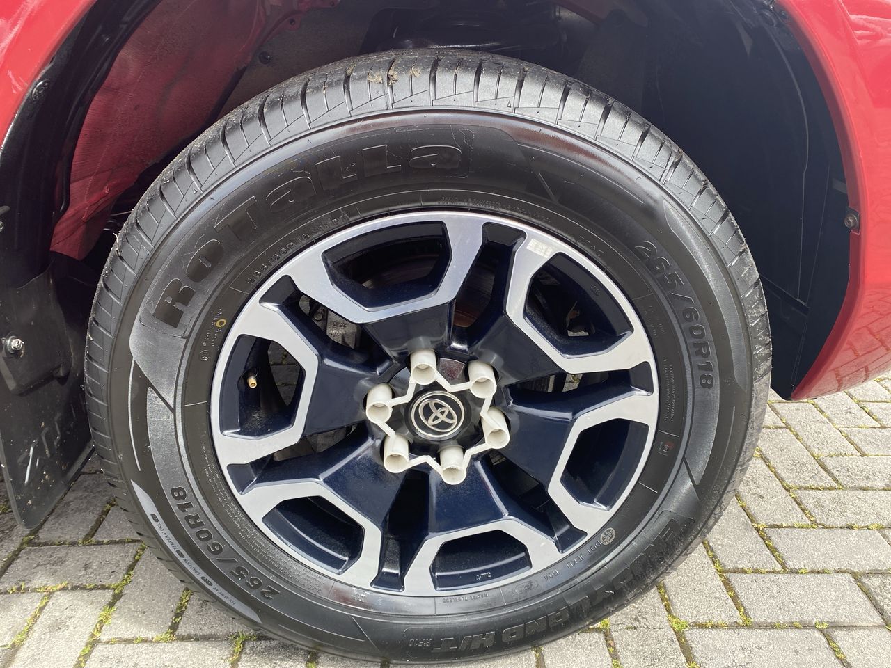 Toyota Hilux — foto 18 de 36