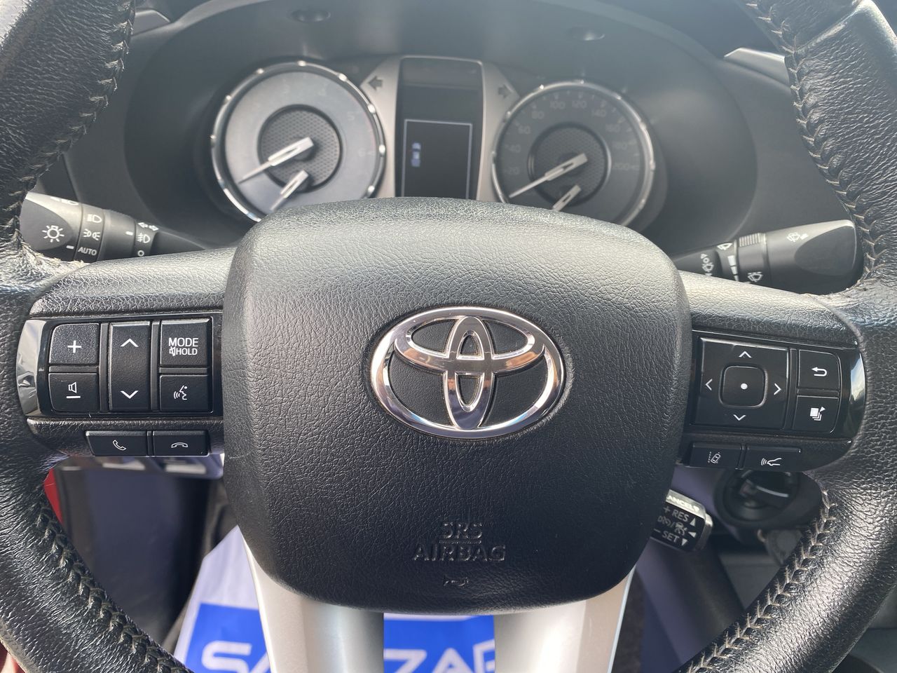 Toyota Hilux — foto 27 de 36