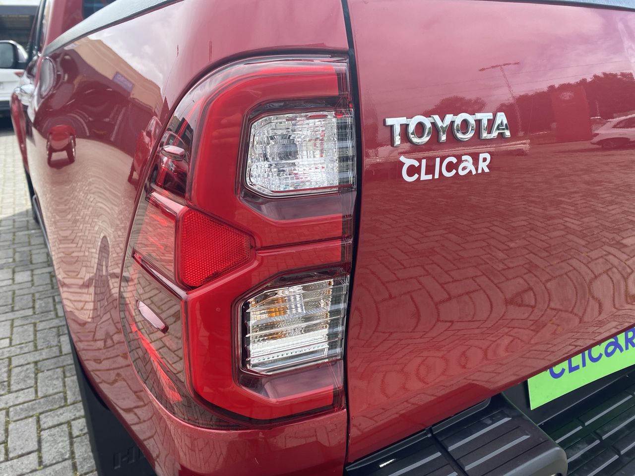 Toyota Hilux — foto 21 de 36