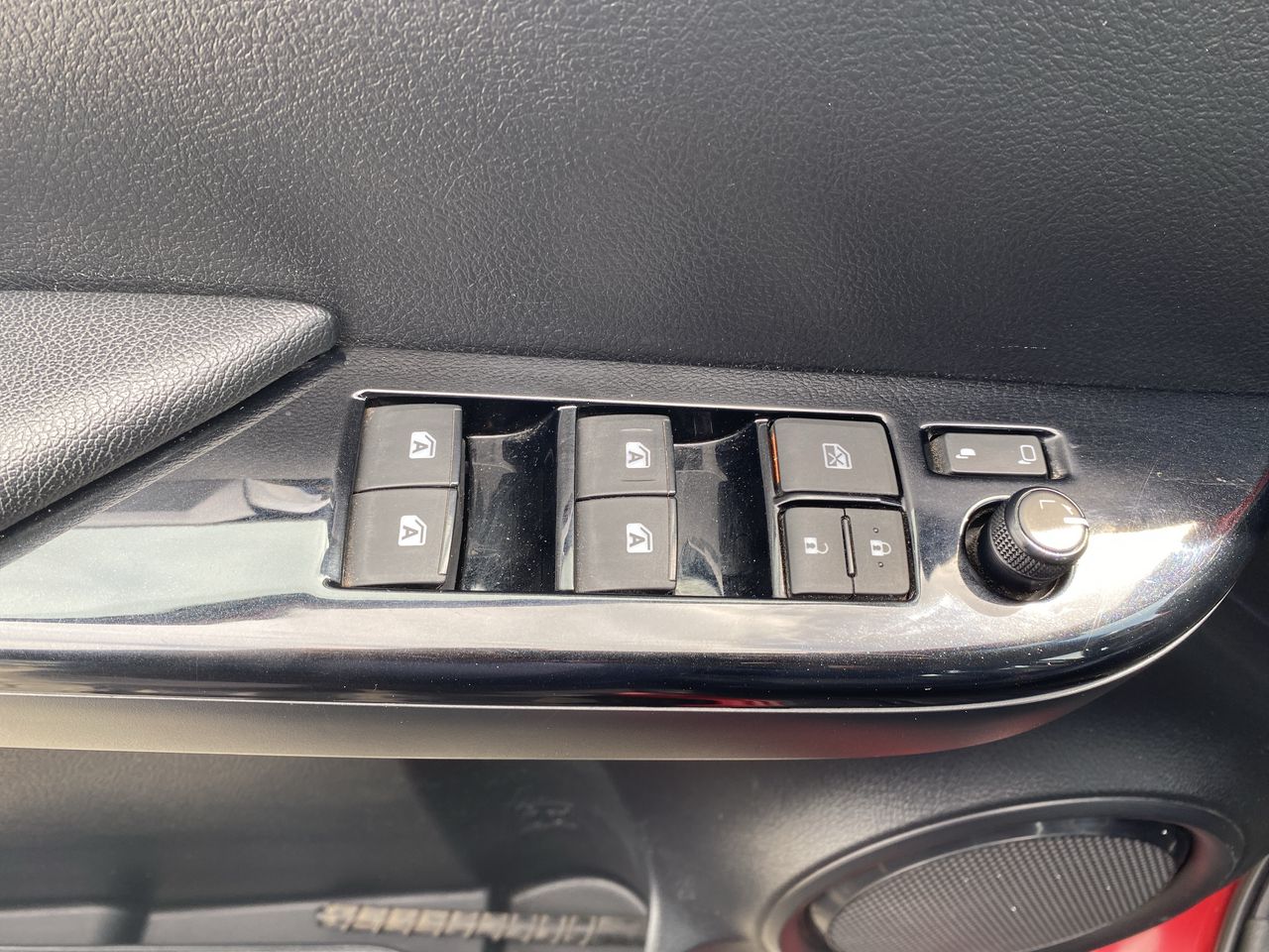 Toyota Hilux — foto 23 de 36