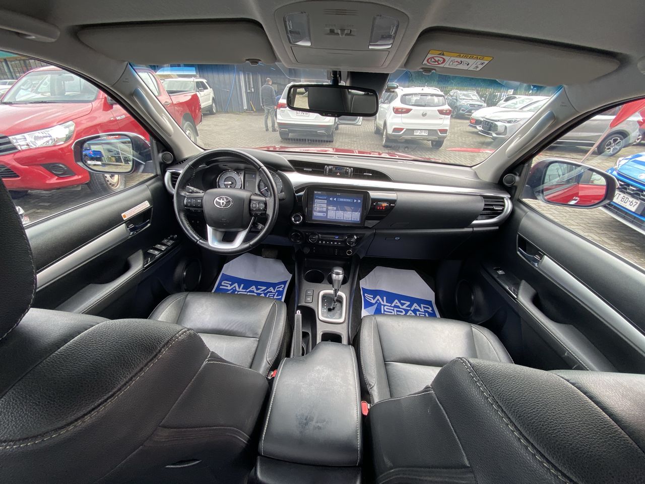 Toyota Hilux — foto 10 de 36