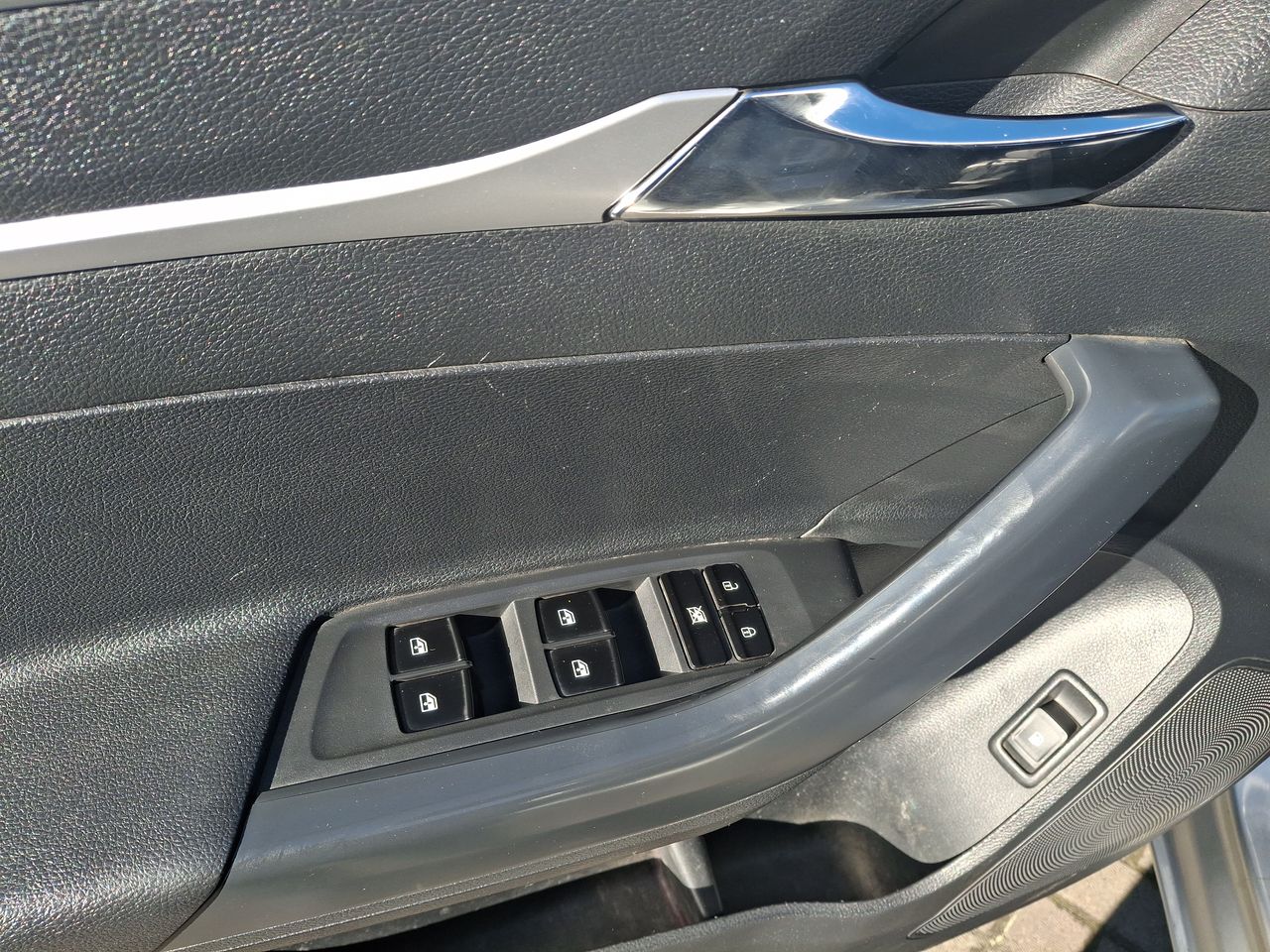 Maxus T60 — foto 15 de 27