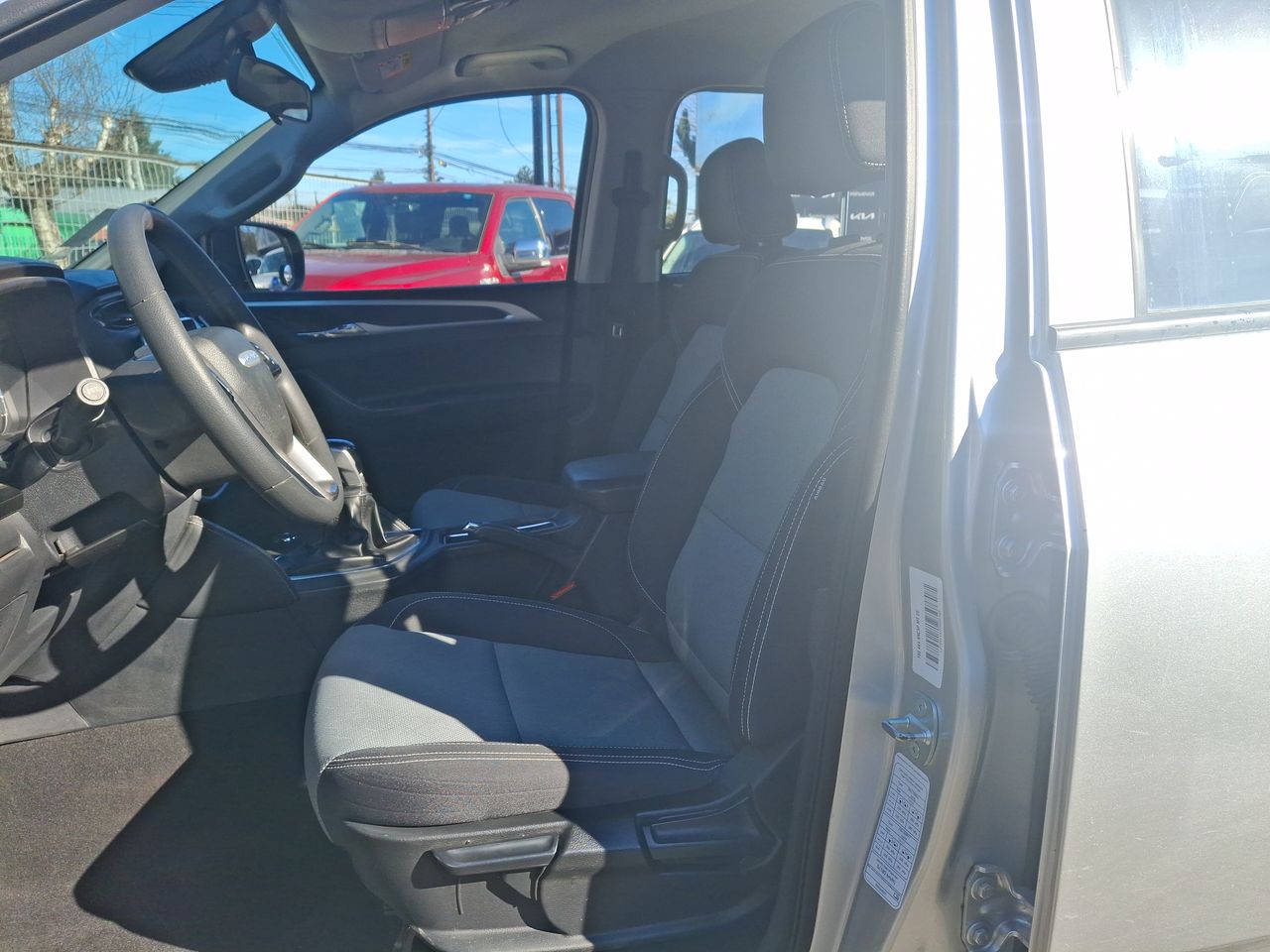 Maxus T60 — foto 17 de 27