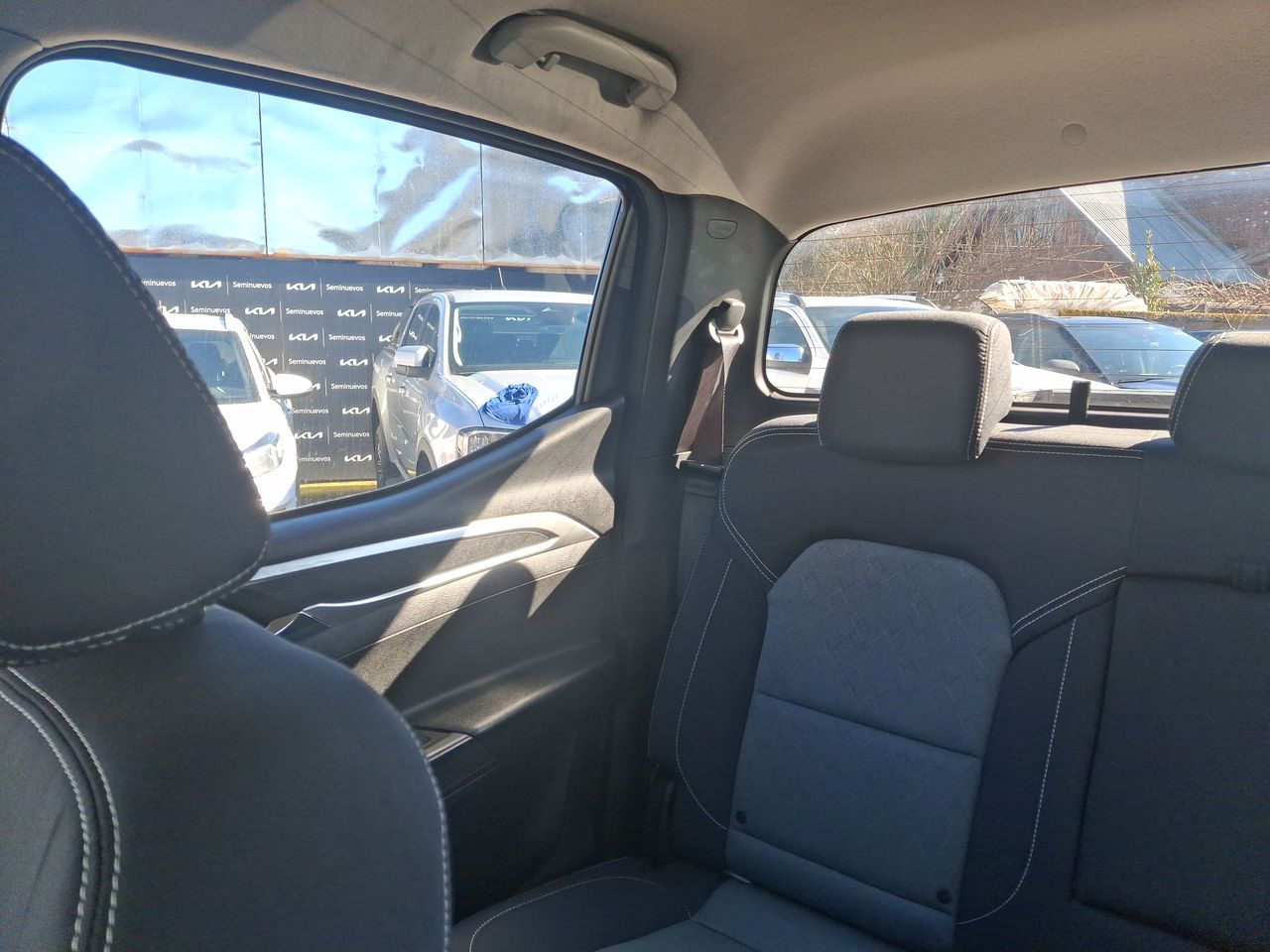 Maxus T60 — foto 5 de 27