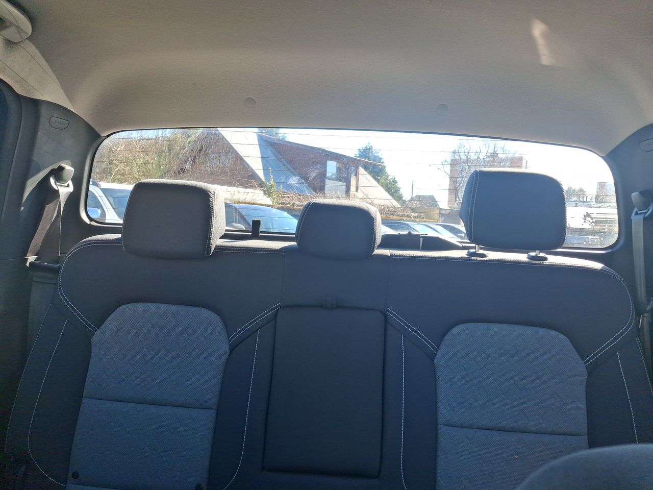 Maxus T60 — foto 6 de 27