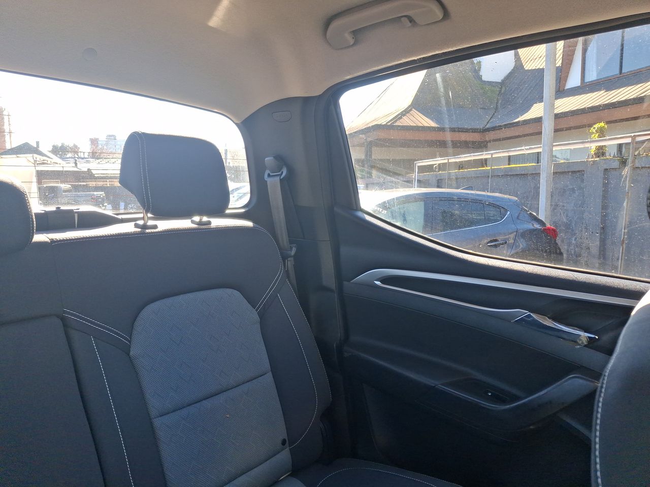 Maxus T60 — foto 7 de 27