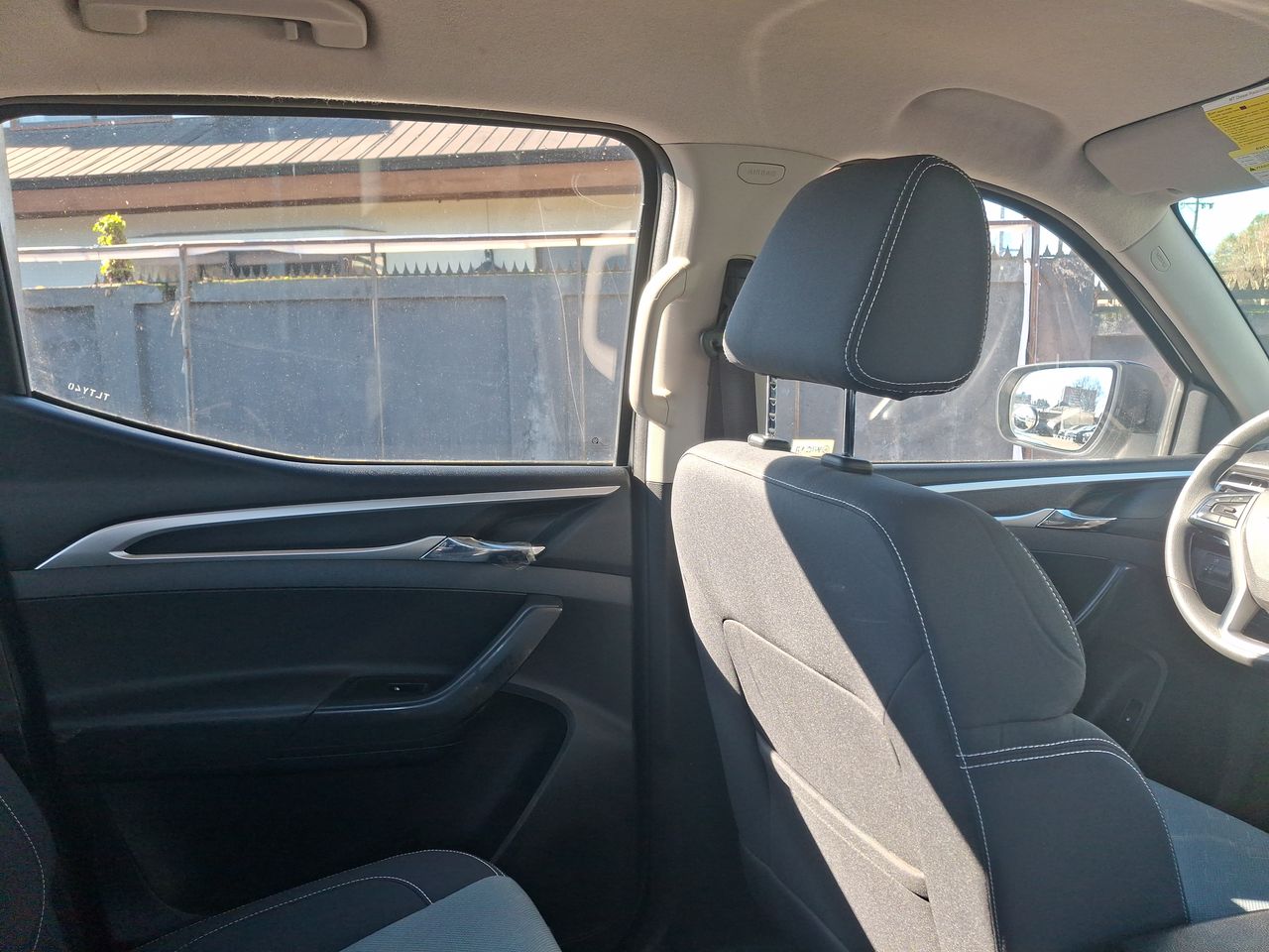 Maxus T60 — foto 8 de 27