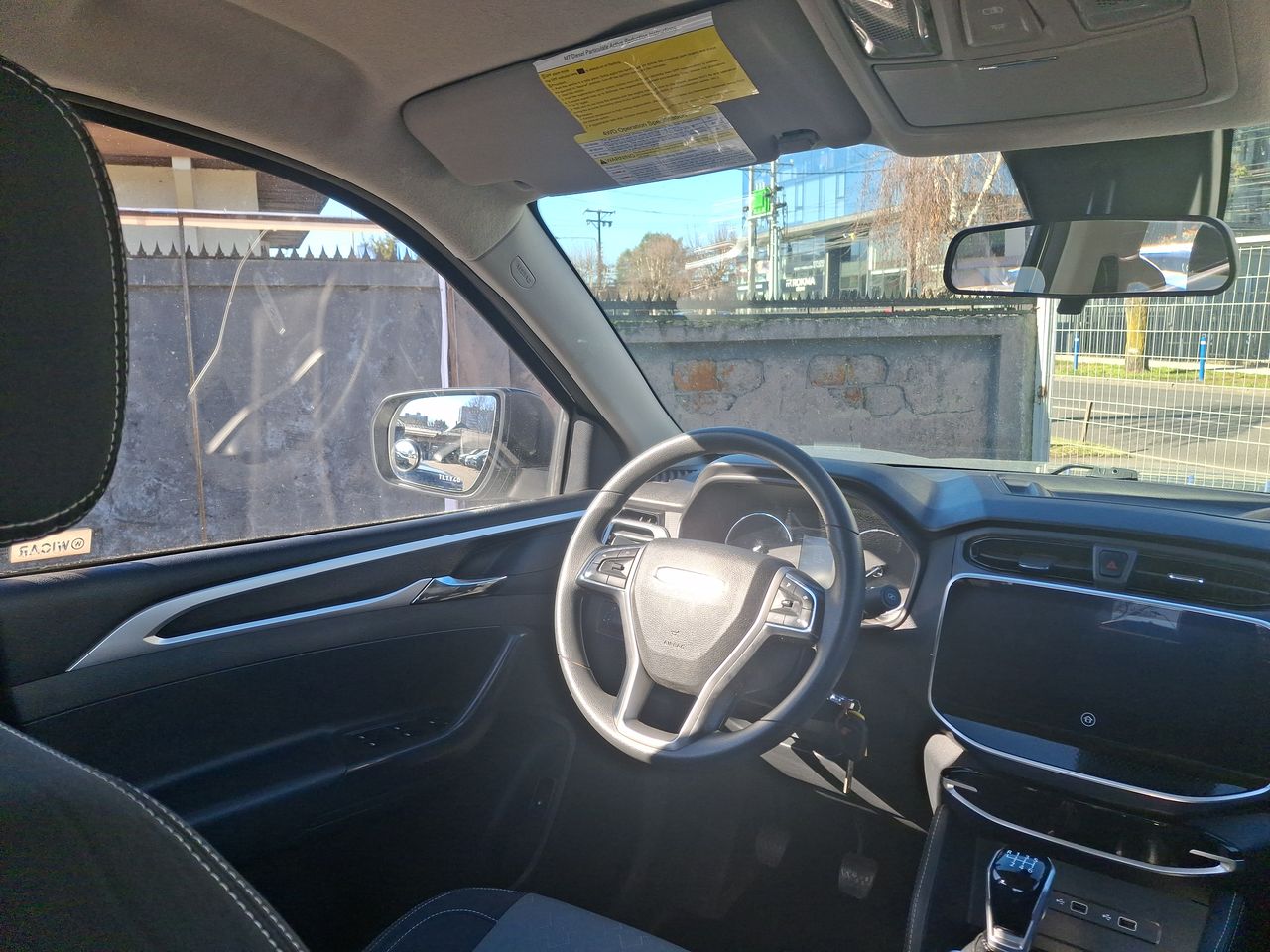 Maxus T60 — foto 9 de 27