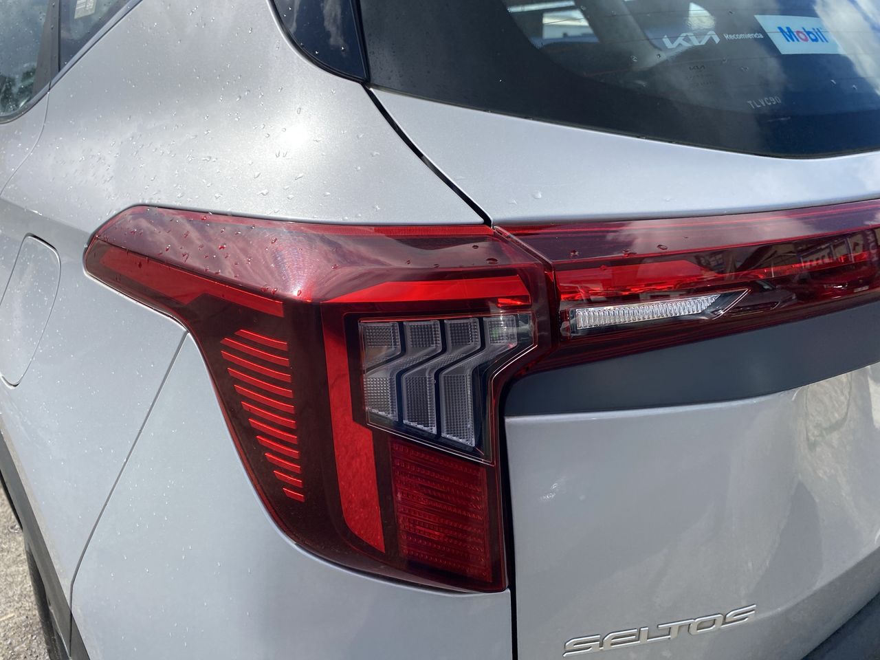 KIA Seltos — foto 21 de 35