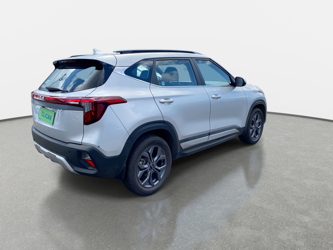 KIA Seltos — foto 8 de 35