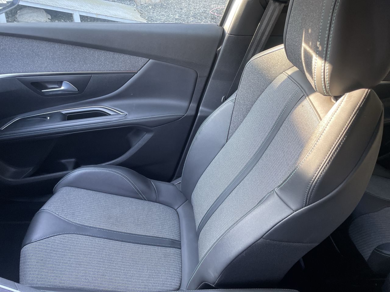 PEUGEOT - 23