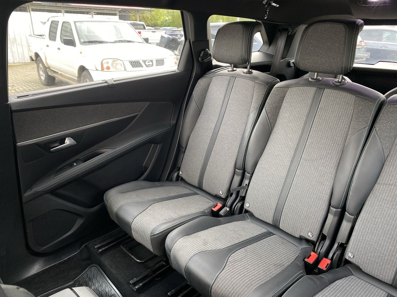 Peugeot 5008 — foto 13 de 37