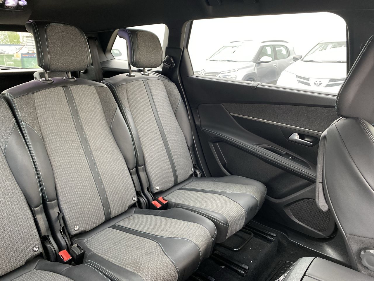 Peugeot 5008 — foto 15 de 37