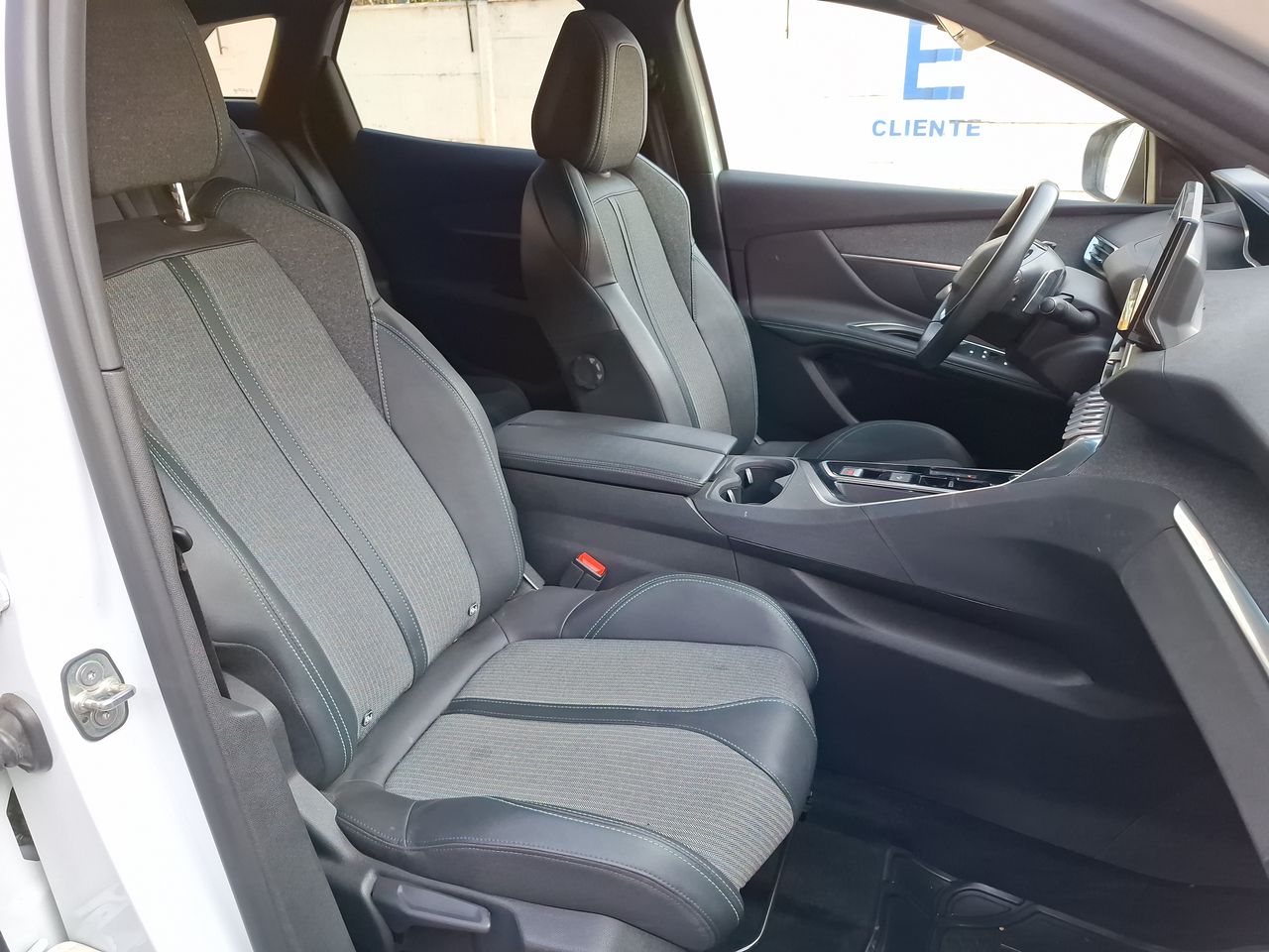 Peugeot 3008 — foto 17 de 19