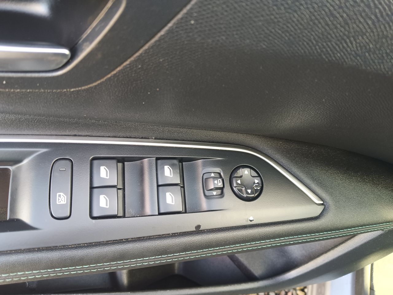 Peugeot 3008 — foto 11 de 20
