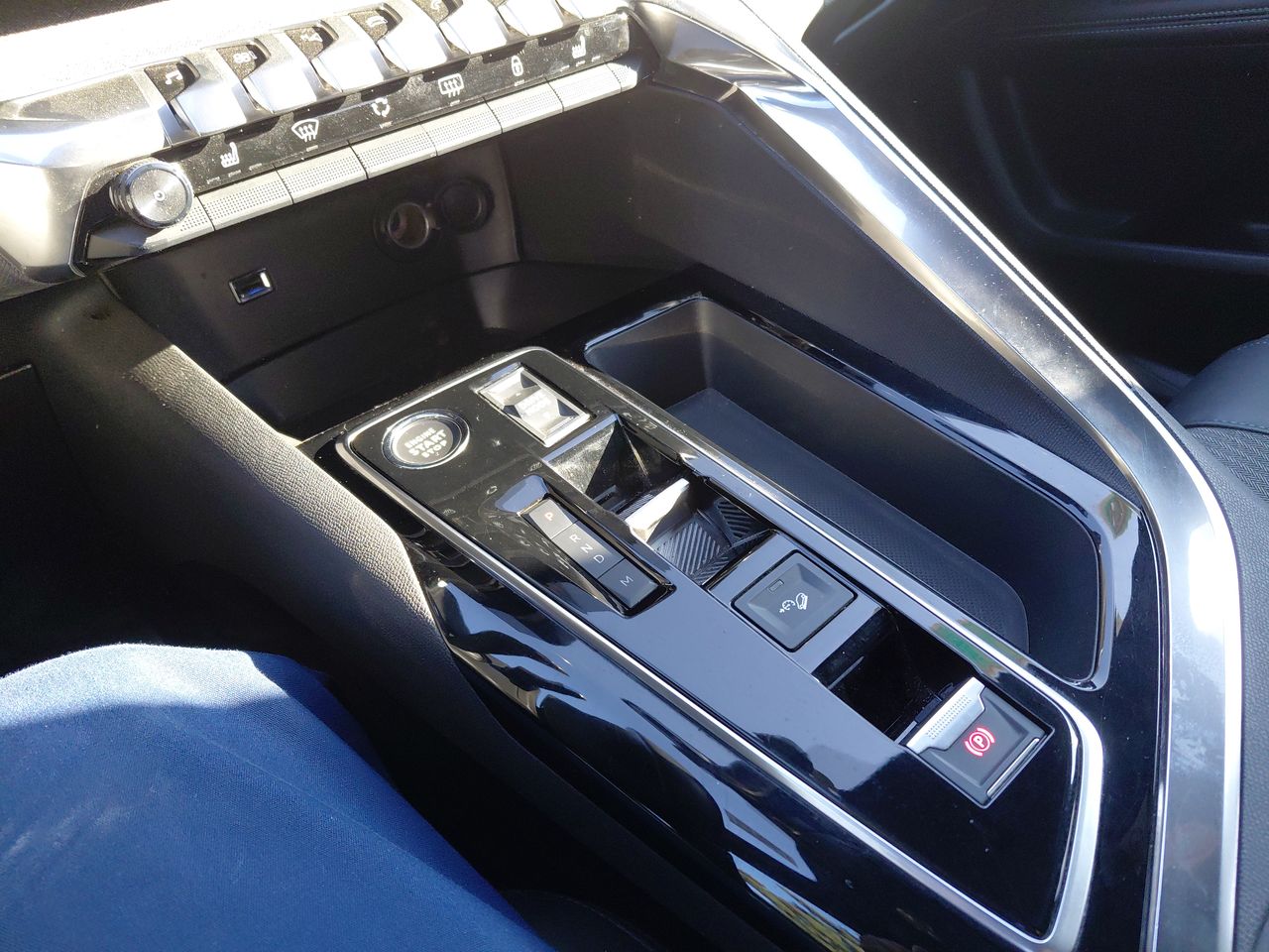 PEUGEOT - 24