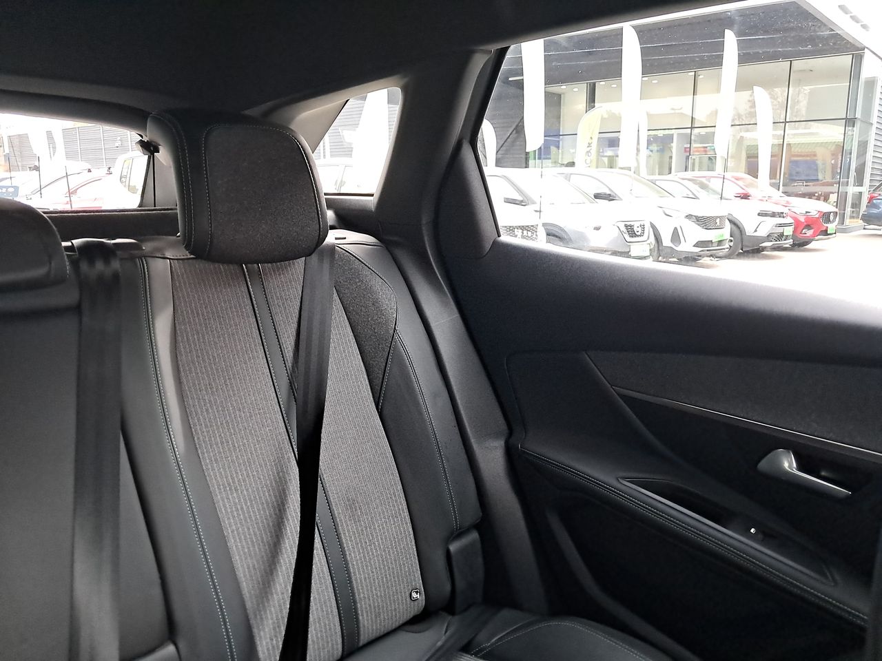 PEUGEOT - 6