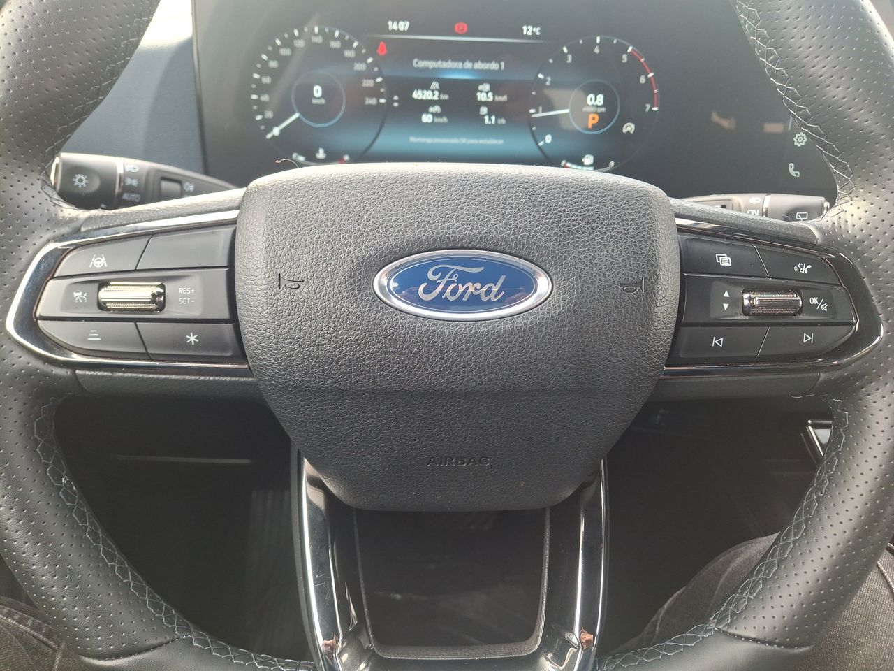 Ford Territory — foto 17 de 24