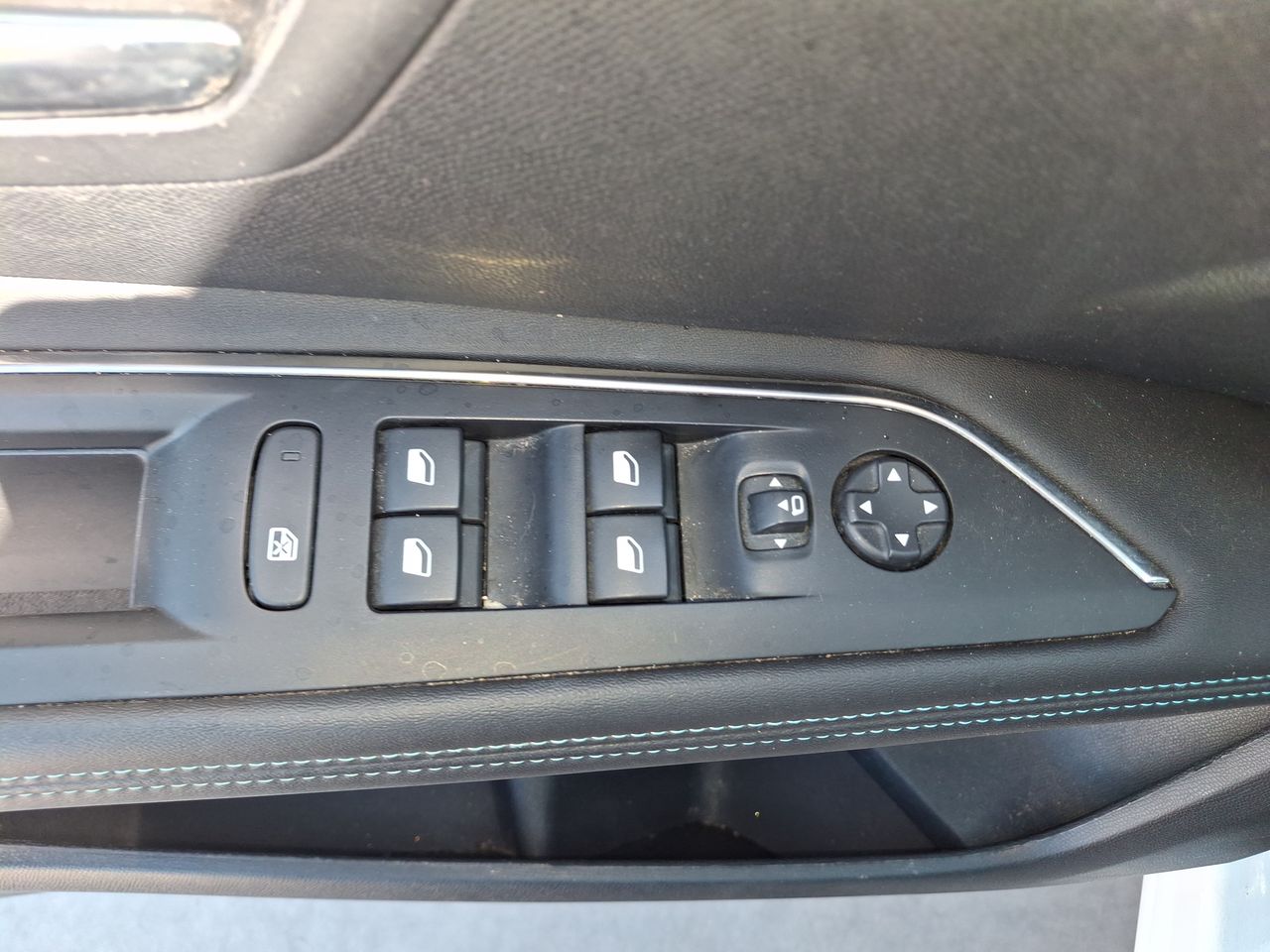 Peugeot 3008 — foto 23 de 31