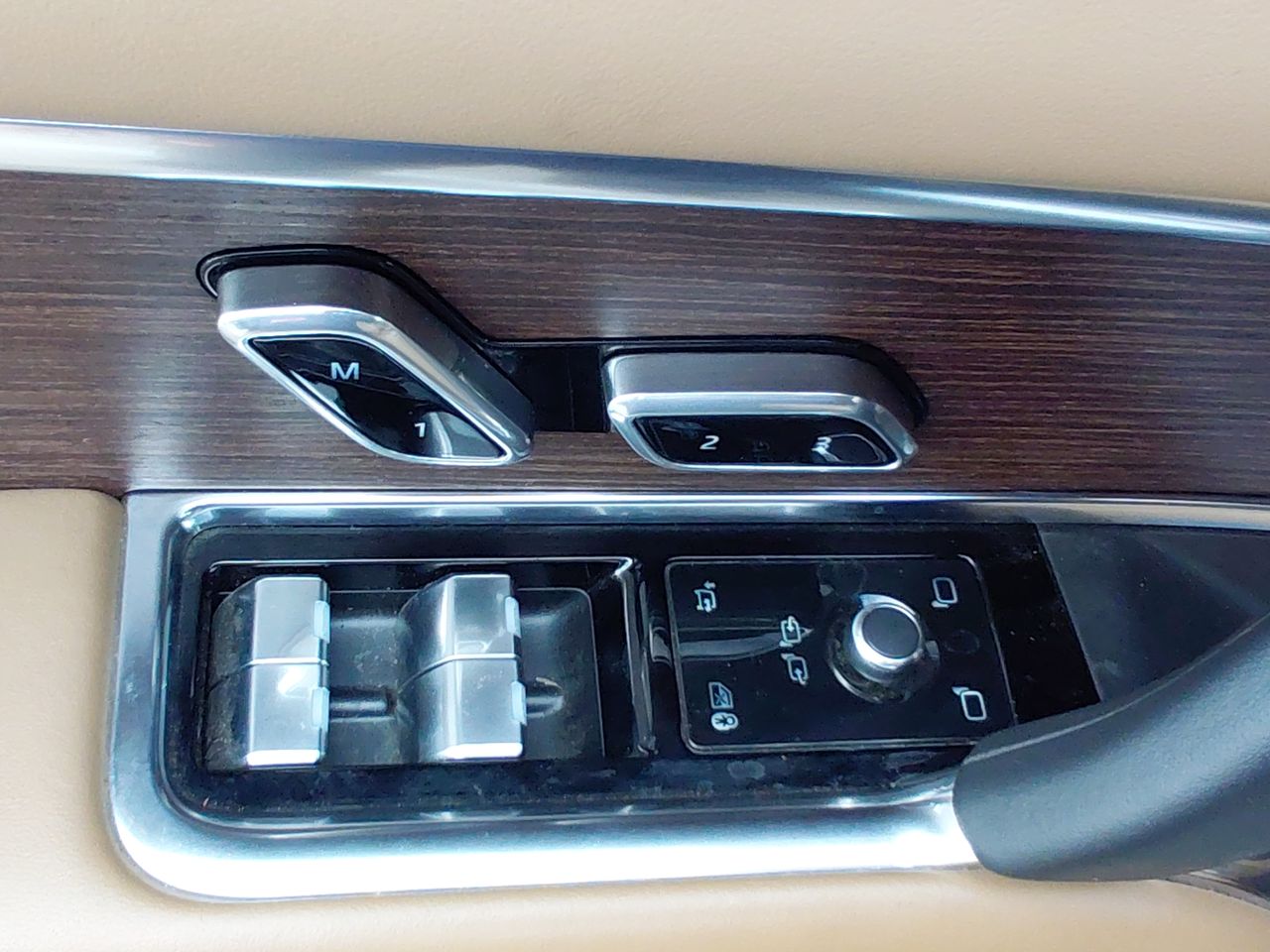 LAND ROVER - 15