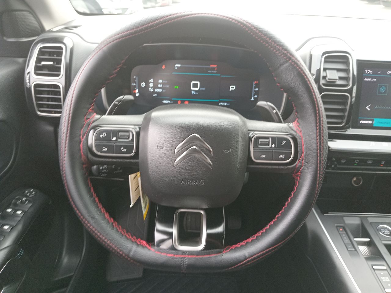 Porsche Macan — foto 17 de 27