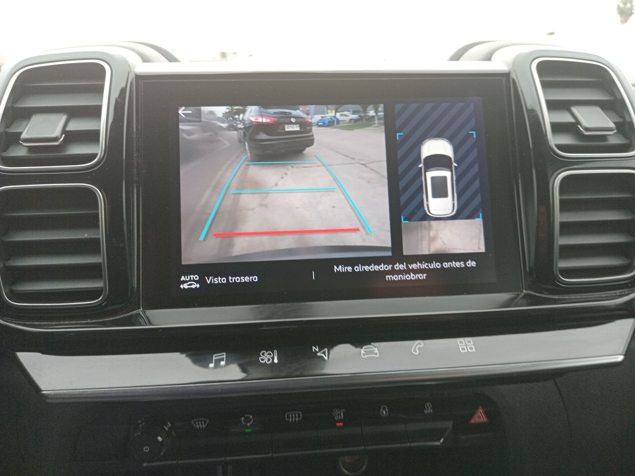Porsche Macan — foto 21 de 27