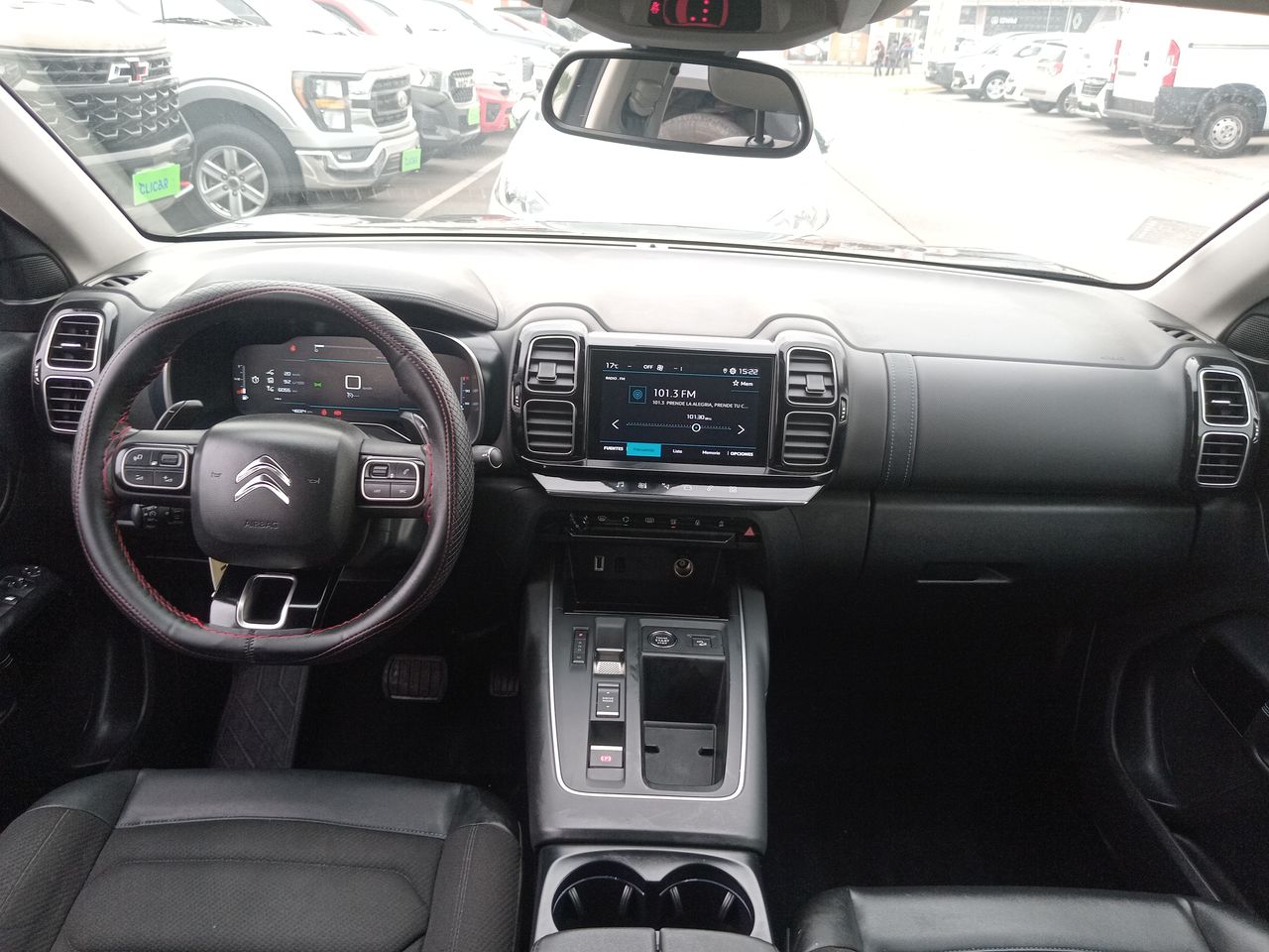 Porsche Macan — foto 24 de 27