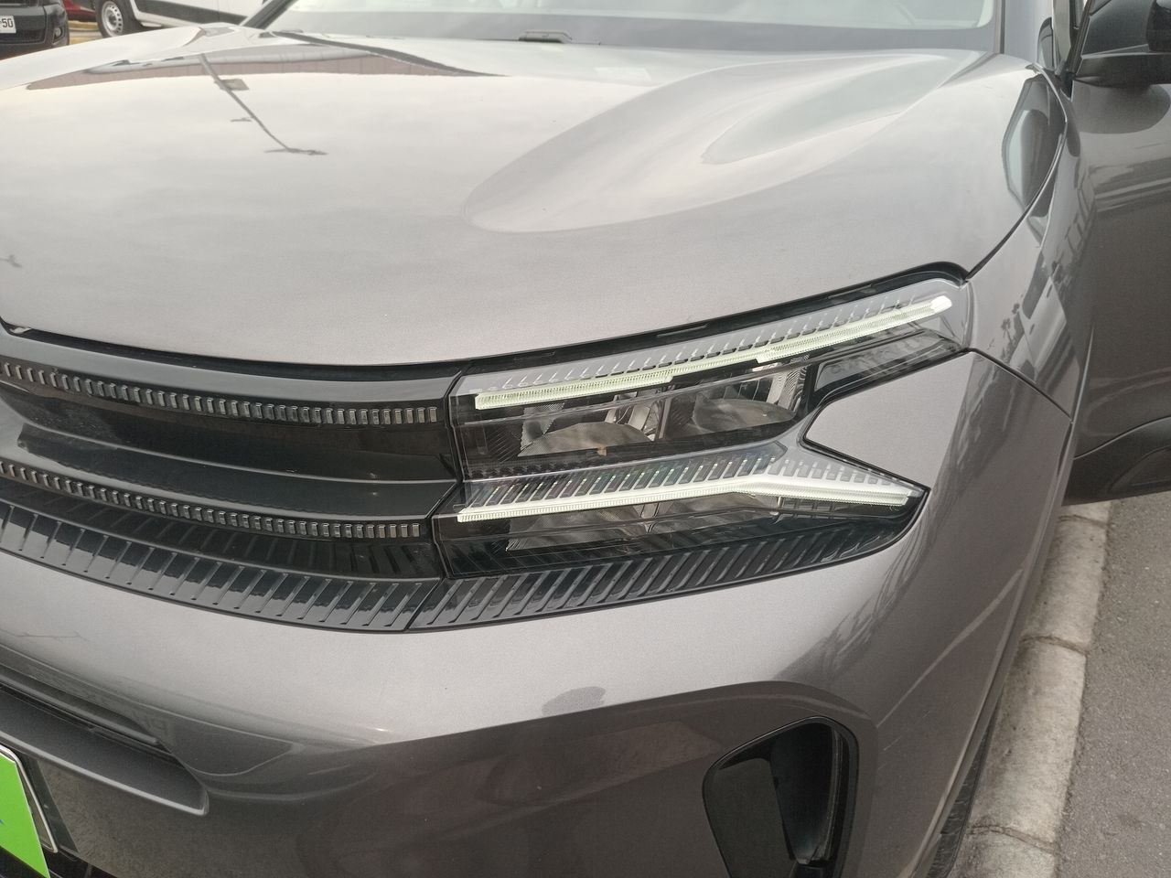Porsche Macan — foto 10 de 27